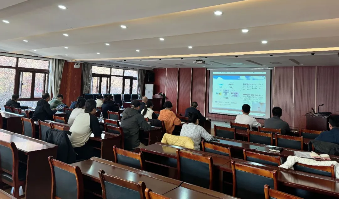 ��˾�_(k��i)չ�И�(bi��o)��ُ(g��u)��(zhu��n)�}��Ӗ(x��n)��һ��